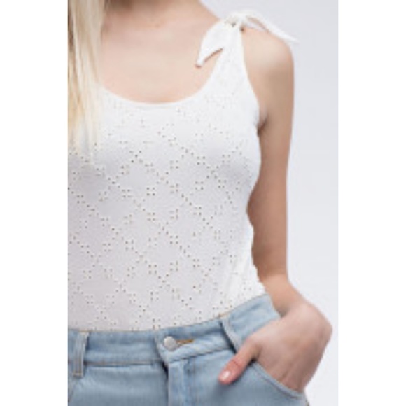 EYELET EMBROIDERED BODYSUIT - Picture 2 of 8